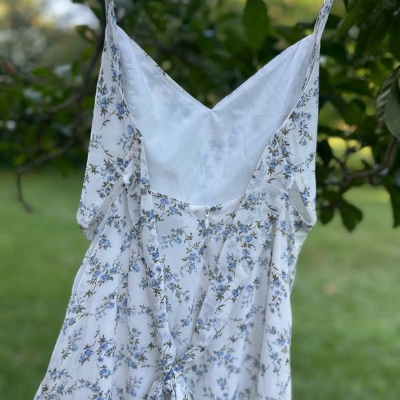 Hello Molly | Modern Ophelia White Floral Maxi‎ Dress | SZ S (4) - Picture 2 of 8